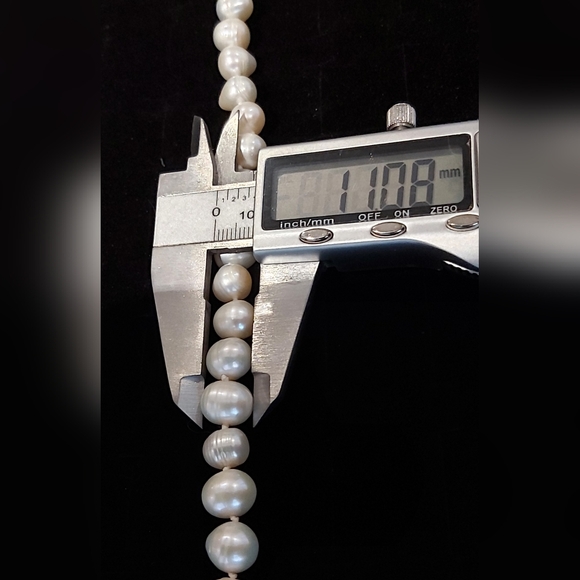 18" Baroque Freshwater Pearls 10mm-11mm - Picture 4 of 4